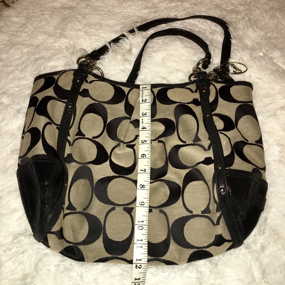 ‼️Authentic Coach Handbag‼️ - Picture 4 of 8